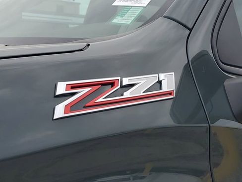 Used 2025 Chevrolet Silverado 1500 LT Trail Boss w/ Convenience Package II image 8