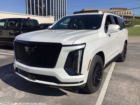 Used 2025 Cadillac Escalade Sport Platinum image 4