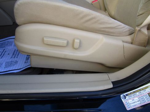 Used 2011 Honda Accord LX-P image 17