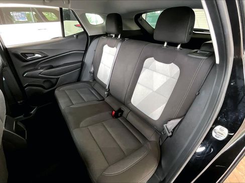 Used 2025 Chevrolet Trax LS FWD image 18