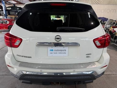 Used 2018 Nissan Pathfinder SL w/ SL Premium Package AWD/4WD image 3