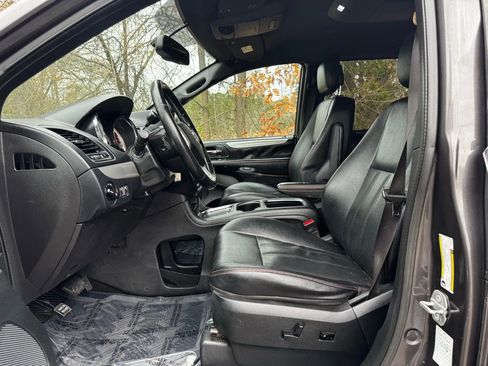 Used 2018 Dodge Grand Caravan GT image 11
