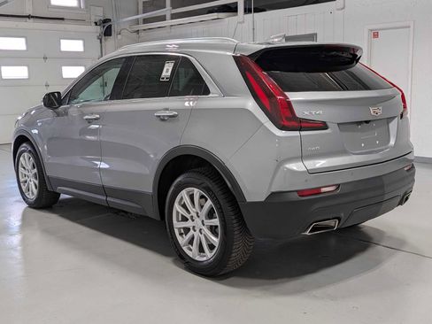 Used 2023 Cadillac XT4 Luxury w/ Cold Weather Package AWD/4WD image 10