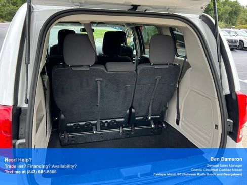Used 2019 Dodge Grand Caravan SE FWD image 19