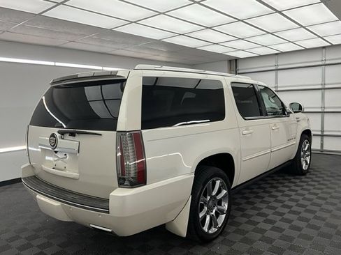 Used 2014 Cadillac Escalade ESV Premium image 25