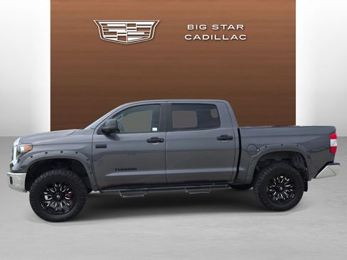 Used 2019 Toyota Tundra SR5 w/ SR5 Upgrade Package AWD/4WD image 2