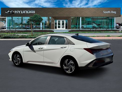 New 2026 Hyundai Elantra Limited FWD image 4