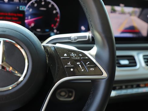 Used 2024 Mercedes-Benz GLS 450 4MATIC image 24