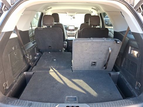 Certified 2022 Ford Explorer XLT w/ Equipment Group 202A image 28