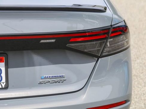 Used 2023 Honda Accord Sport image 11