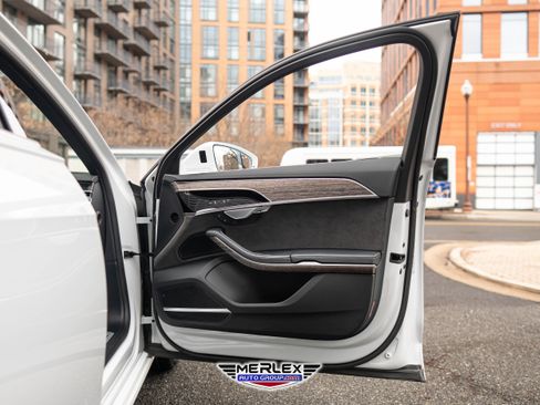 Used 2021 Audi A8 L 3.0T w/ Executive Plus Package image 44