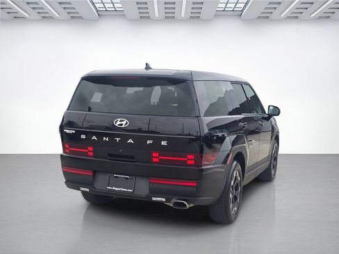 Used 2025 Hyundai Santa Fe SE FWD image 3