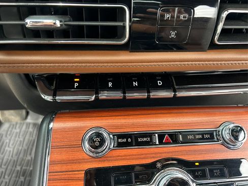 Used 2024 Lincoln Aviator Reserve w/ Equipment Group 201A AWD/4WD image 29