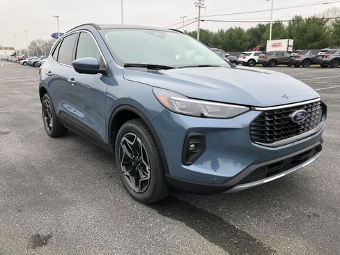 New 2026 Ford Escape Platinum w/ Premium Technology Package image 7