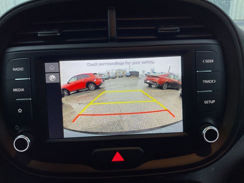 Used 2025 Kia Soul LX w/ LX Technology Package image 22