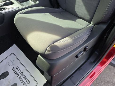 Used 2022 Nissan Frontier SV image 29