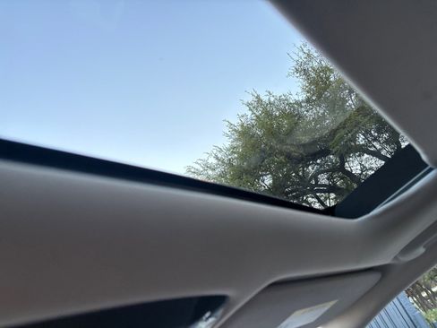 Used 2024 Kia Sportage SX image 19