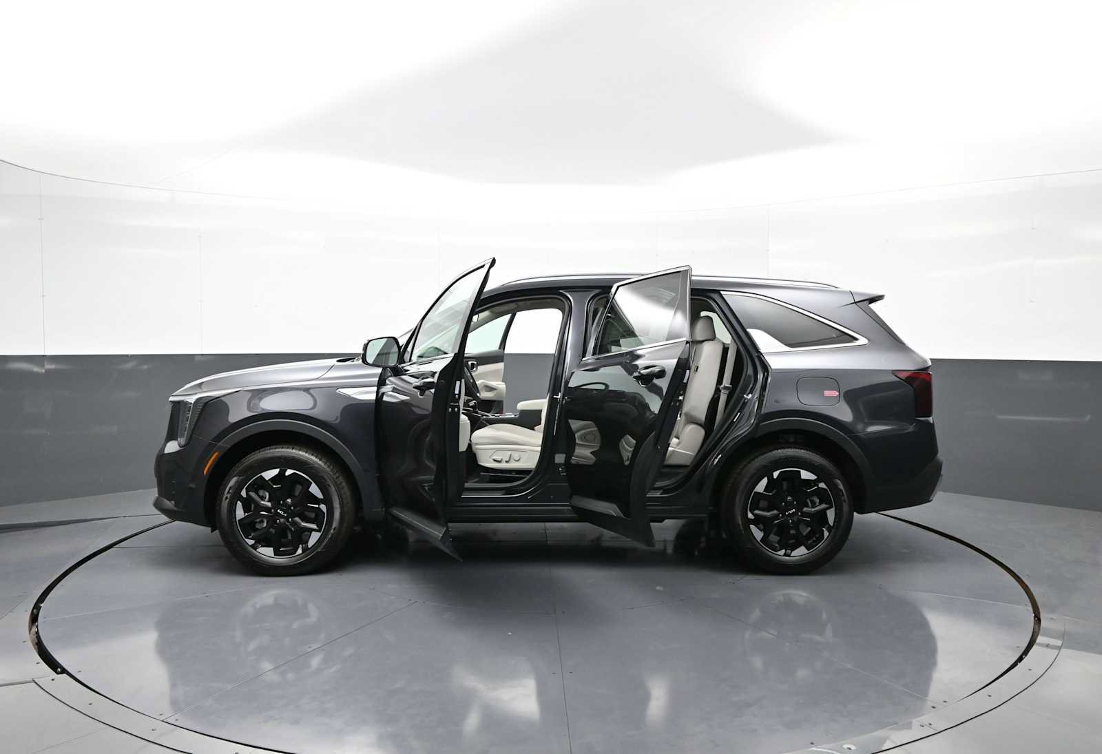 Used 2025 Kia Sorento S AWD/4WD image 42