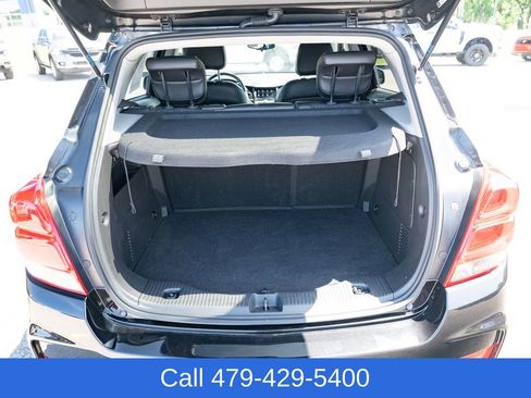 Used 2020 Chevrolet Trax LT w/ LT Convenience Package AWD/4WD image 36