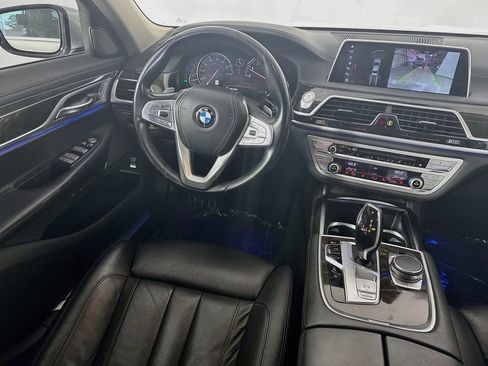 Used 2018 BMW 750i xDrive AWD/4WD image 25