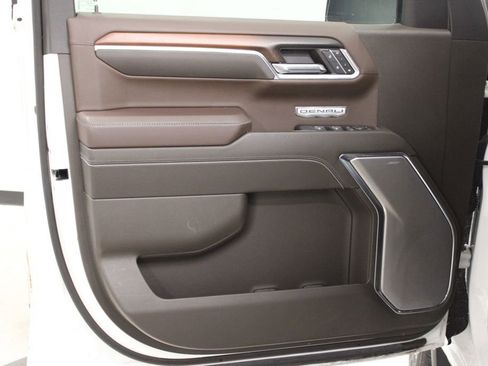 Used 2024 GMC Sierra 1500 Denali AWD/4WD image 18