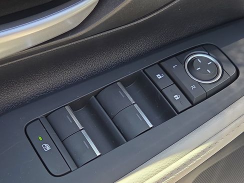 New 2026 Toyota Grand Highlander FWD image 18