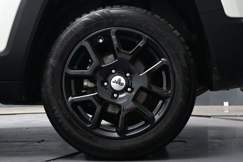 Used 2023 Jeep Renegade Latitude AWD/4WD image 42