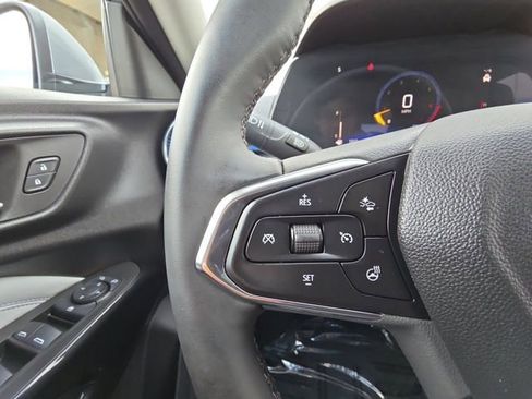 Used 2025 Chevrolet Trax LT w/ Driver Confidence Package image 11