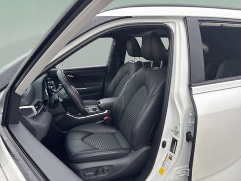 Used 2021 Toyota Highlander XSE image 27