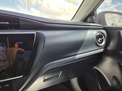 Used 2019 Toyota Corolla SE FWD image 35