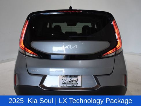 Used 2025 Kia Soul LX w/ LX Technology Package FWD image 5