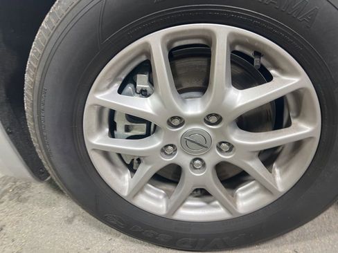 Used 2024 Chrysler Pacifica Touring-L image 42