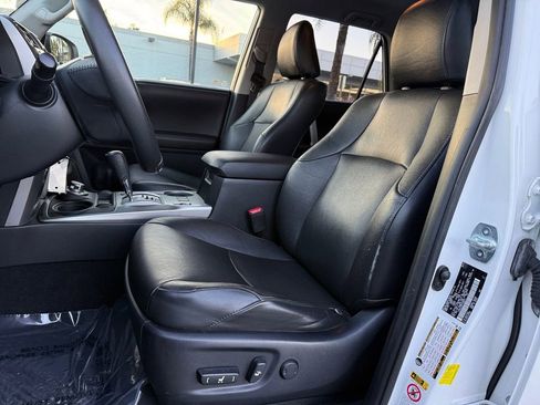 Used 2015 Toyota 4Runner SR5 image 12