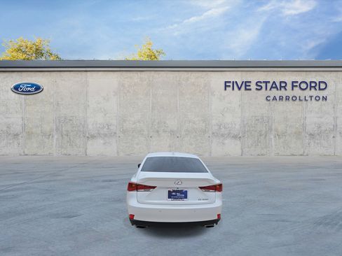 Used 2018 Lexus IS 300 image 8