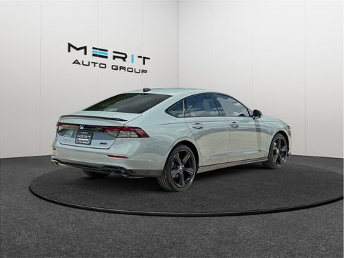 Used 2025 Honda Accord Sport image 9