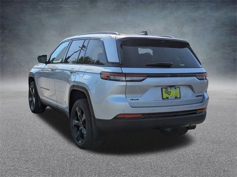 New 2025 Jeep Grand Cherokee Limited w/ Luxury Tech Group II image 6