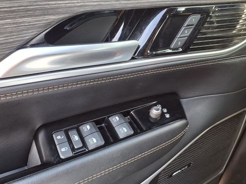 Used 2024 Jeep Wagoneer L Series III w/ Flexible Seating Group AWD/4WD image 23