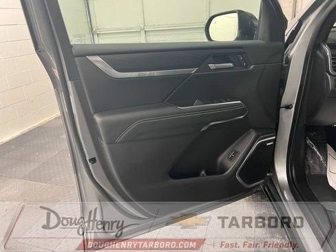 Used 2025 GMC Acadia Elevation FWD image 29