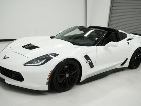 Used 2017 Chevrolet Corvette Grand Sport w/ Grand Sport Heritage Package RWD image 8