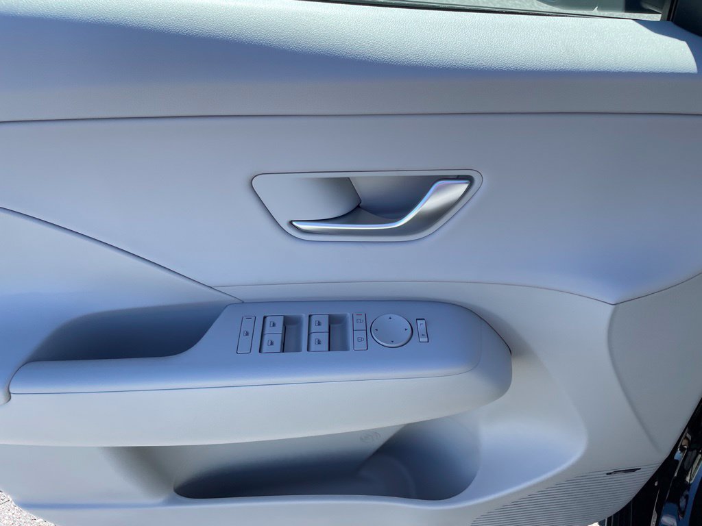 New 2027 Hyundai Kona Limited FWD image 8
