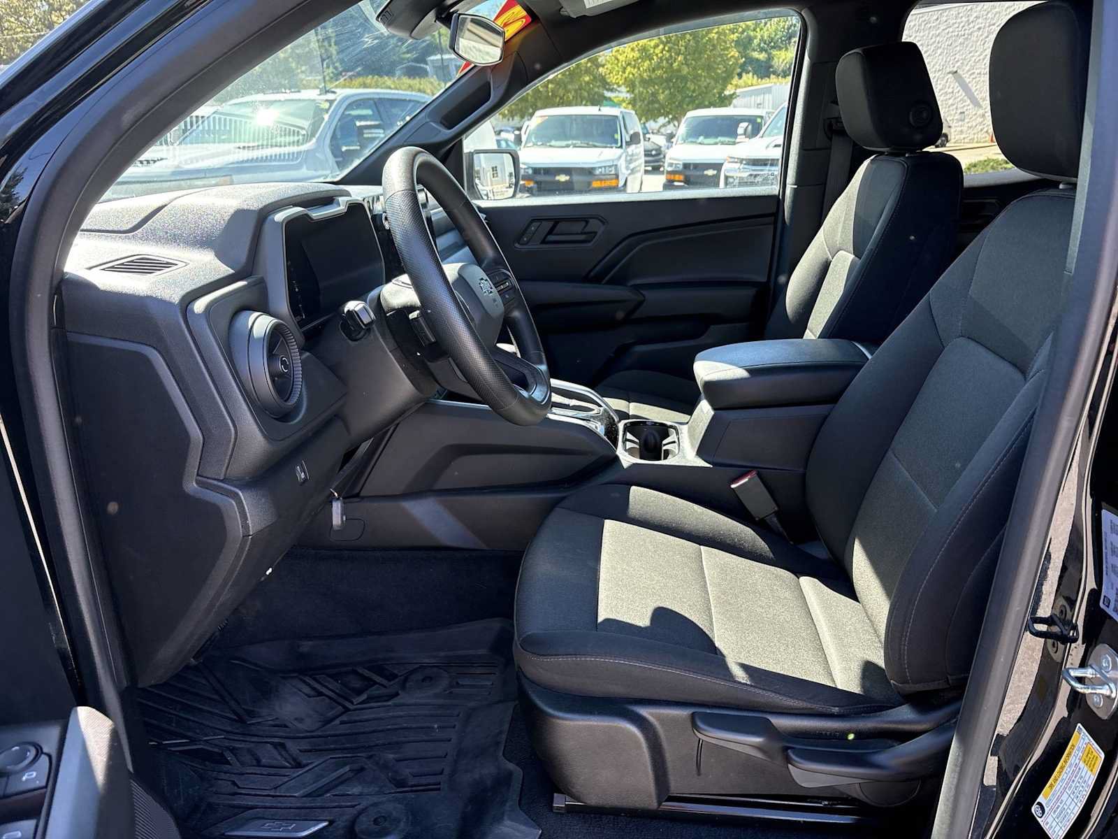 Used 2023 Chevrolet Colorado Trail Boss AWD/4WD image 19