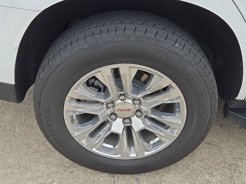 Used 2025 GMC Yukon Denali AWD/4WD image 7