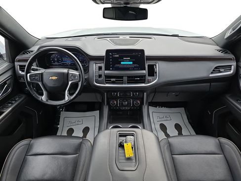 Used 2023 Chevrolet Suburban Premier image 12