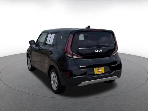 Used 2025 Kia Soul LX w/ LX Technology Package FWD image 11