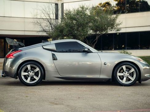 Used 2009 Nissan 370Z Coupe image 12