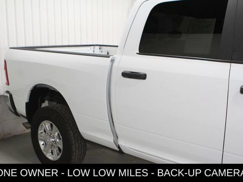 Used 2023 RAM 2500 Big Horn w/ Cold Weather Group AWD/4WD image 3