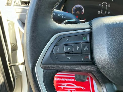 Used 2023 Jeep Grand Cherokee L Limited image 28