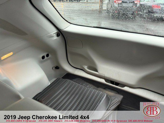 Used 2019 Jeep Cherokee Limited AWD/4WD image 12