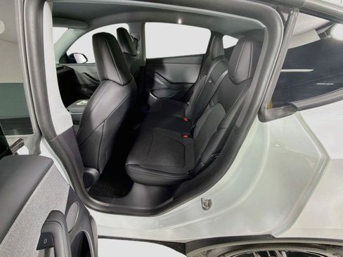 Used 2026 Tesla Model Y Long Range RWD image 22