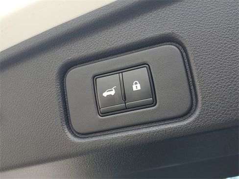 Used 2023 Nissan Pathfinder SL w/ Lighting Package (N92) image 10